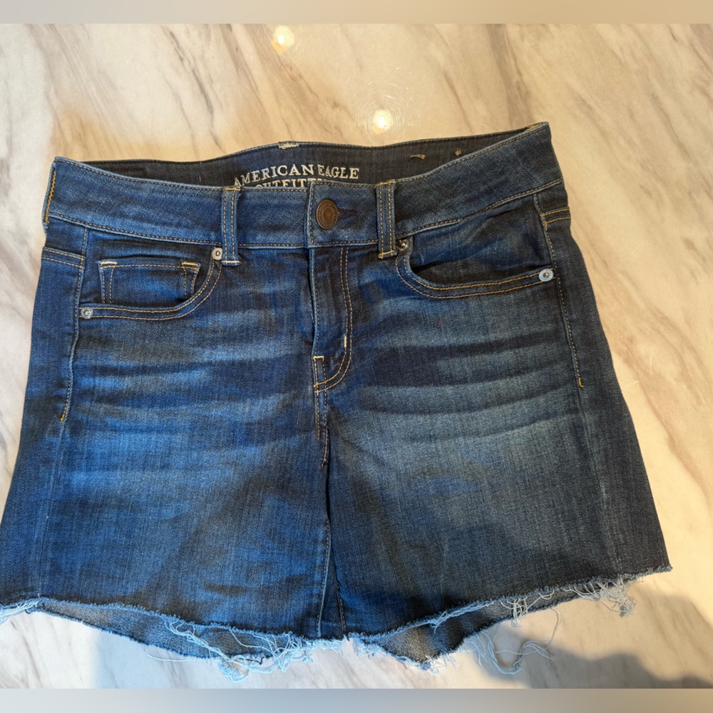 American Eagle denim shorts Size 6 Like new condition